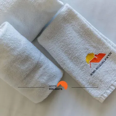 #139 Quinta Da Barracuda C04 Flat By Holidays 아파트 *