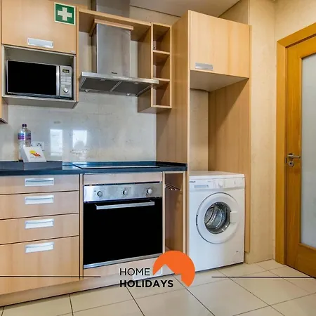#139 Quinta Da Barracuda C04 Flat By Holidays Apartment *