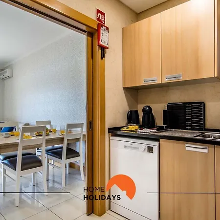 #139 Quinta Da Barracuda C04 Flat By Holidays Apartment *